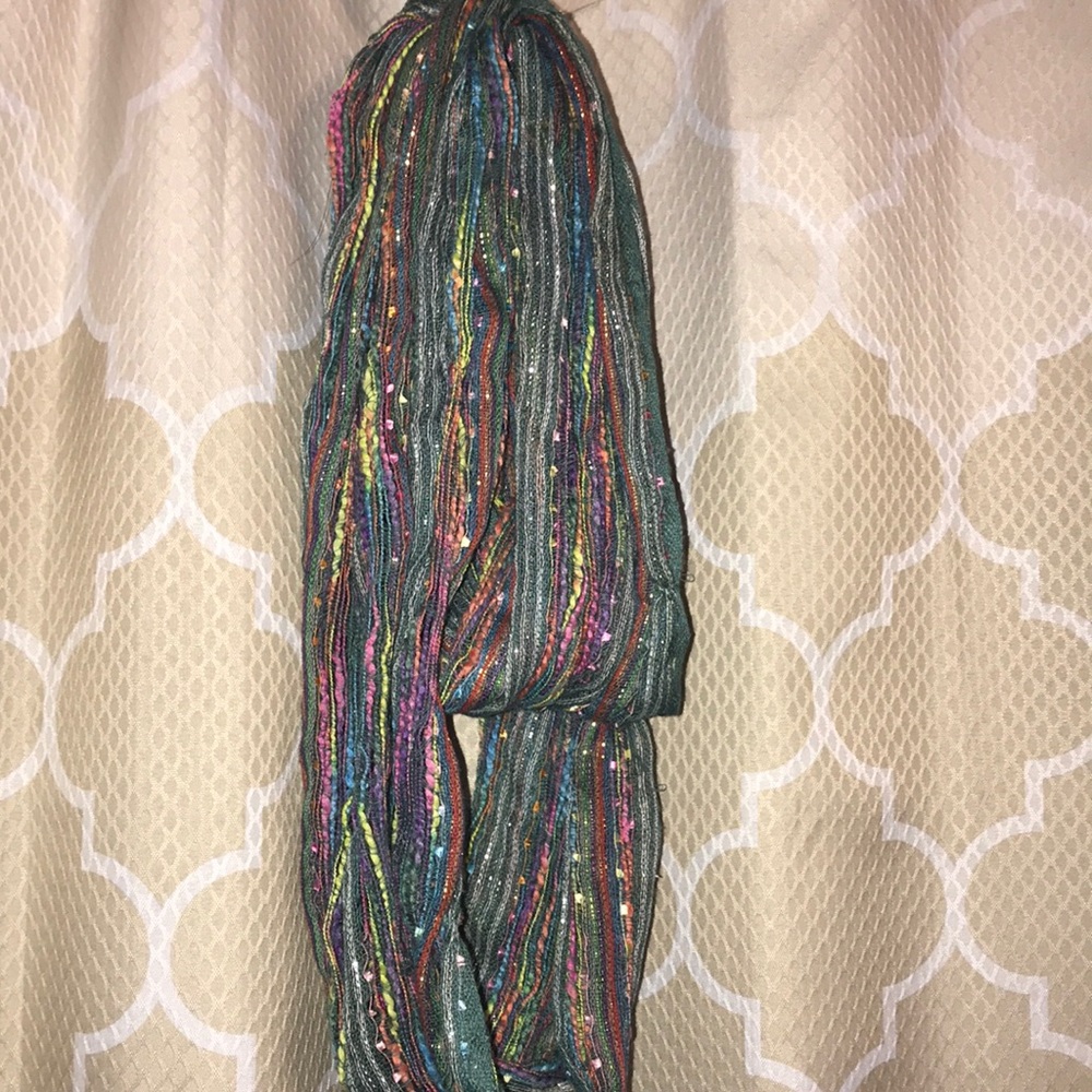 Minicci Infinity Scarf